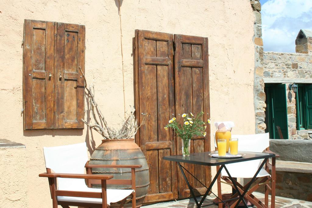 Lithos Homes Volissos Bagian luar foto